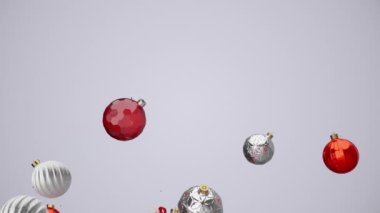 Noel Hediye Kutuları Yüzüyor ve Düşüyor