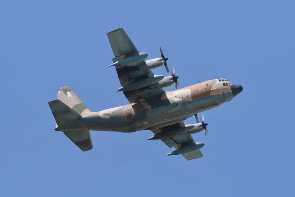 Albacete, spanien - 11. April: militärischer Kampfjet während einer Demonstration auf dem albacete air base, los llanos (tlp) am 11. April 2012 in albacete, spanien — Stockfoto