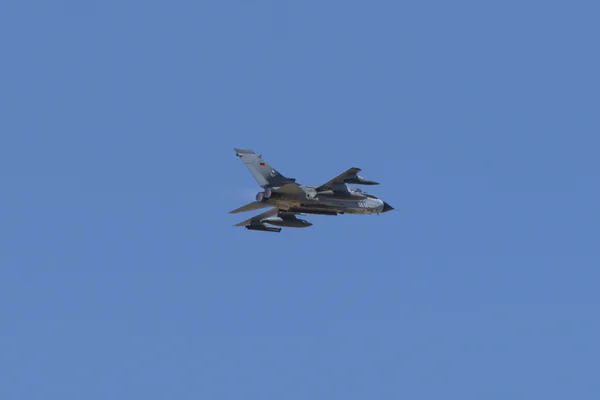 ALBACETE,SPAIN - APRIL 11: Military fighter jet during demonstration in Albacete air base, Los Llanos (TLP) on April 11, 2012 in Albacete,Spain — Stock Photo, Image