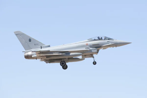 ALBACETE,SPAIN - APRIL 11: Military fighter jet during demonstration in Albacete air base, Los Llanos (TLP) on April 11, 2012 in Albacete,Spain — Stock Photo, Image