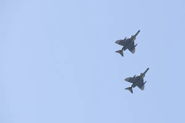 ALBACETE,SPAIN - APRIL 11: Military fighter jet during demonstration in Albacete air base, Los Llanos (TLP) on April 11, 2012 in Albacete,Spain — Stock Photo, Image