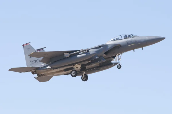 アルバセテ, スペイン - 4 月 11 日: 軍の戦闘機ジェット アルバセテ空軍基地でのロサンゼルスラノス (tlp) 2012 年 4 月 11 日にアルバセテ、スペインのデモ中に — ストック写真