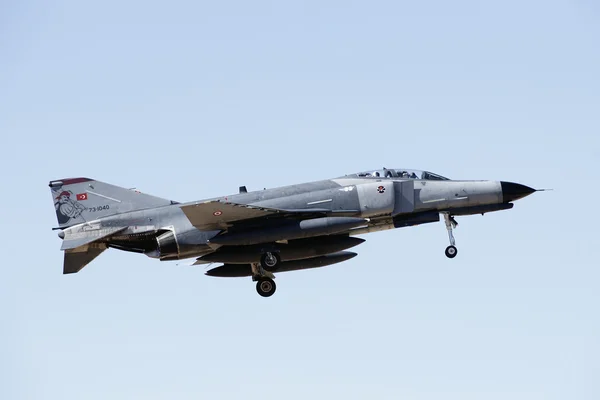 ALBACETE,SPAIN - APRIL 11: Military fighter jet during demonstration in Albacete air base, Los Llanos (TLP) on April 11, 2012 in Albacete,Spain — Stock Photo, Image