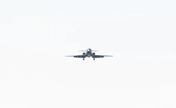 ALBACETE,SPAIN - APRIL 11: Military fighter jet during demonstration in Albacete air base, Los Llanos (TLP) on April 11, 2012 in Albacete,Spain — Stock Photo, Image