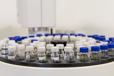 Laboratuvarda test tüpleri