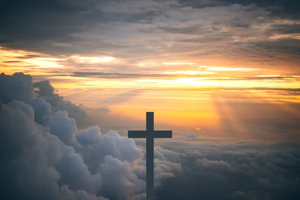 Das Kreuz Auf Dem Himmelshintergrund — Stockfoto