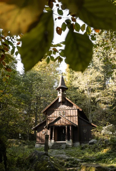 Деревянная Сельская Часовня Девы Марии Чехия Stozecka Kaple Middle Forest — стоковое фото