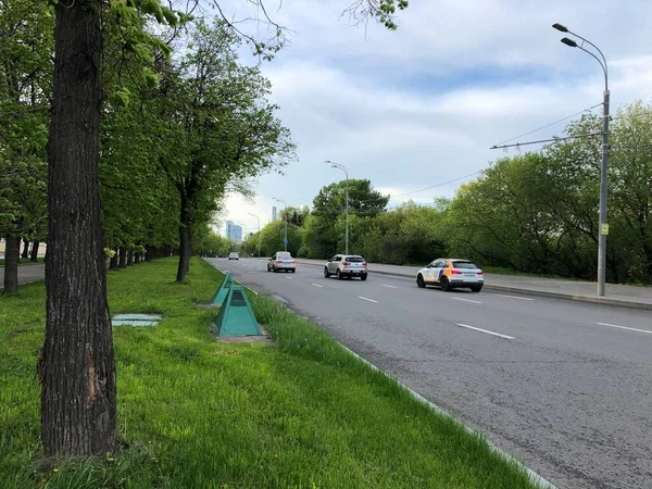 Вид Дорогу Автомобілями Літом Москвою — стокове фото