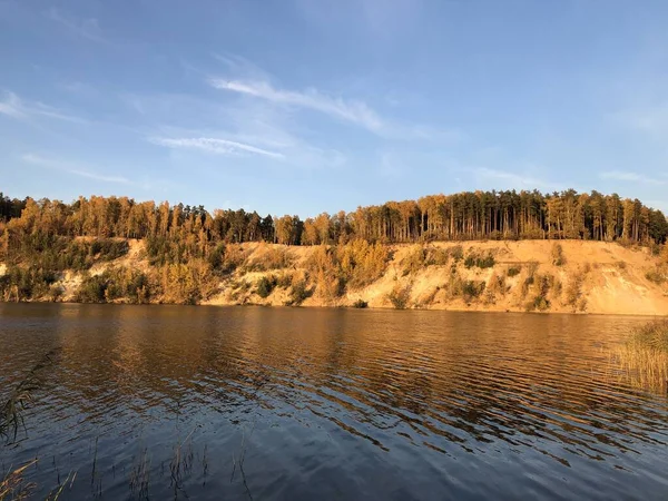 Høstskog Ved Dzerzjinskij Innsjø Solrik Kveld – stockfoto