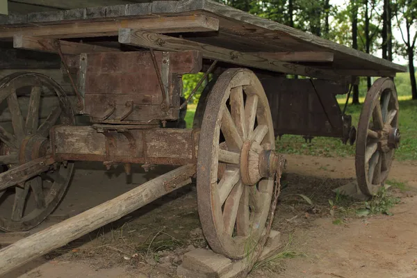 Antiguo Carro Madera Tirado Por Caballos —  Fotos de Stock