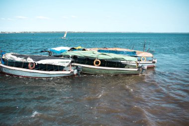 Mozambik 'e demirli geleneksel tekneler görülüyor