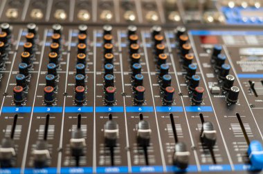 Seçici karıştırma masası odaklı yakın çekim