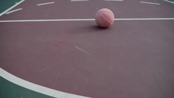 Basketball seen on free throw line of court — Stock Video