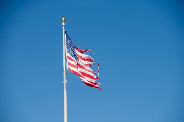 Blick Auf Die Amerikanische Flagge Mast — Stockfoto