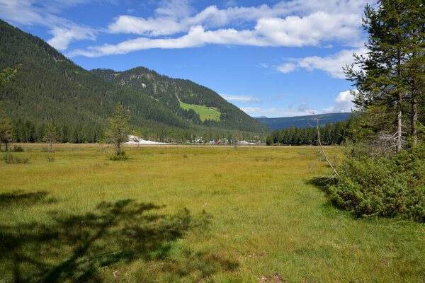 Долина озера Доббьяко, где луг маскирует болотистую местность