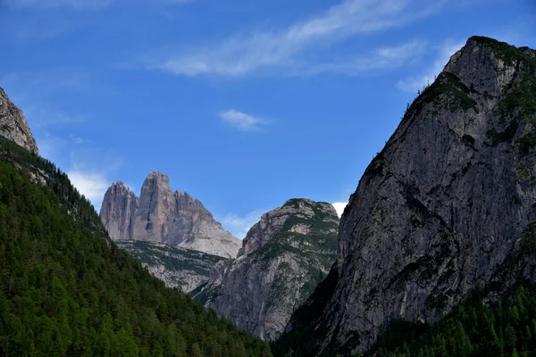 Долини Річки Ріенца Вид Tre Cime Lavaredo Який Являється Серед — стокове фото