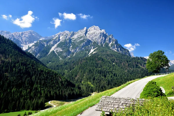 Een Lange Kleine Bergweg Die Rechts Van Het Braies Dal — Stockfoto