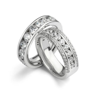 Platin Elmas Sonsuzluk Yüzükleri Beyaz Arkaplanda İzole Edildi