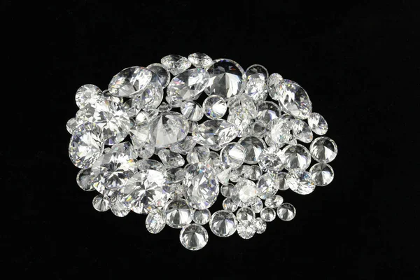 Diamants Assortis Vrac Sur Fond Noir Images De Stock Libres De Droits