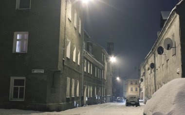 küçük bir kasaba karlı gece