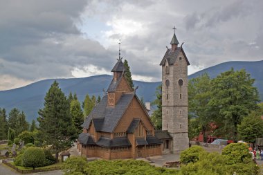 mutlu kız alanında çalışan.