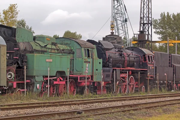 Schwarze Eisenbahn mit Dampfantrieb — Stockfoto