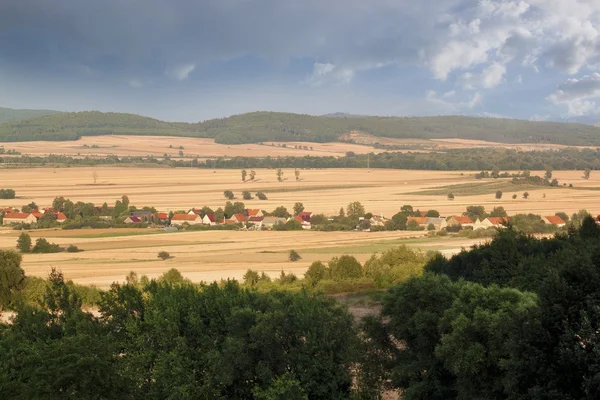 Yaz aylarında güzel köy — Stok fotoğraf