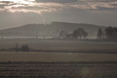 Sisli sabah genellikle Lehçe bir manzara
