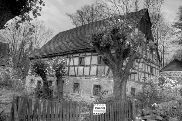 Abandonado Timbered House — Fotografia de Stock