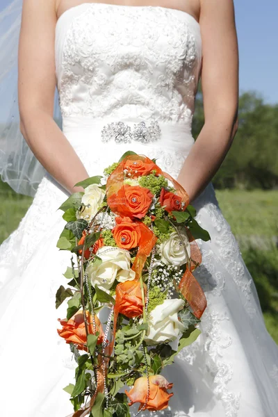 Orange Brautstrauß aus Rosen — Stockfoto