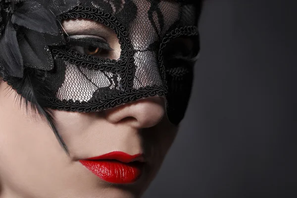 Kvinne med maske – stockfoto