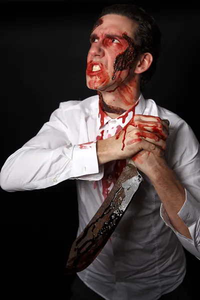 精神病患者用血淋淋的刀 — 图库照片