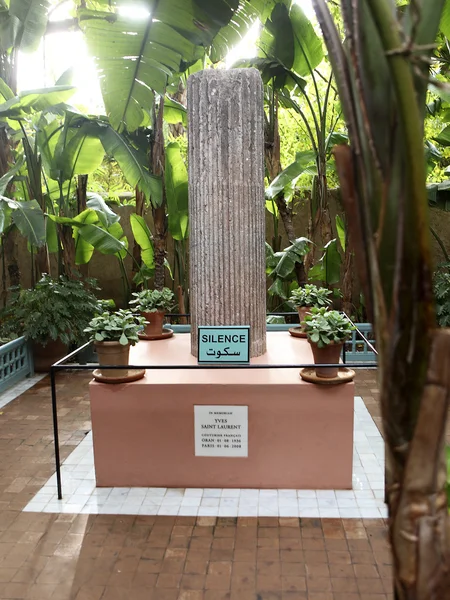 Memorial at the Jardin Majorelle — Stock Photo, Image