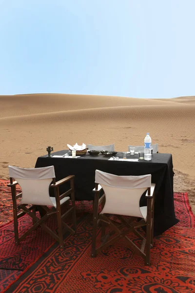 早餐在沙漠中 — 图库照片