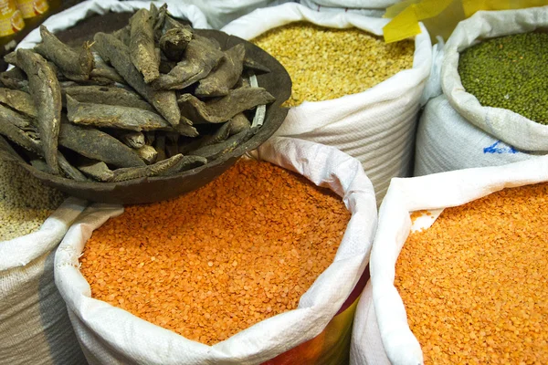 Diferentes variedades de arroz en el mercado —  Fotos de Stock