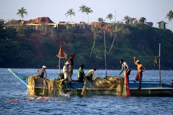 Fishermen at the Indian ocean — Stock Photo, Image