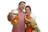 Paar in bayerischer Tracht