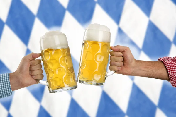Cheers at the Oktoberfest — Stock Photo, Image