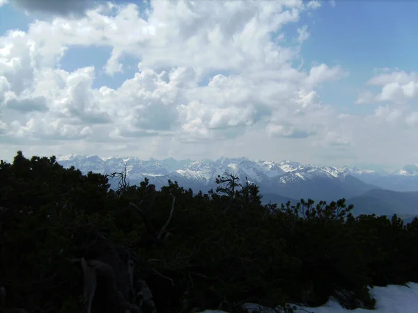 Chmurna Pogoda Górze Benediktenwand Bawarii Germay Zimą — Zdjęcie stockowe