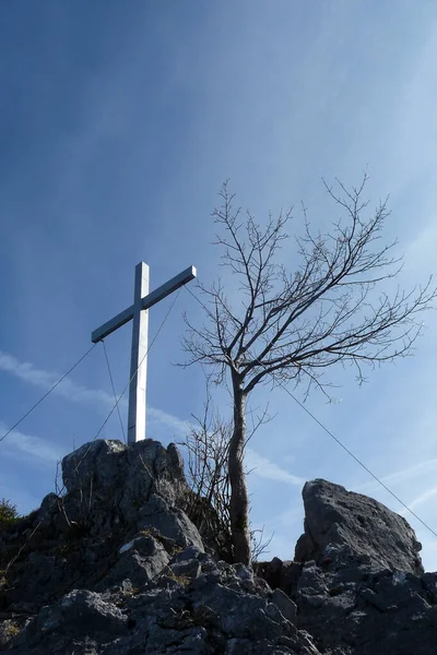 Cúpula Cruzada Montanha Geigerstein Baviera Alemanha — Fotografia de Stock