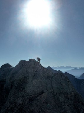 Zugspitze Dağı, Zugspitze Dağı üzerinden Jubilaumsgrat 'a tırmanan