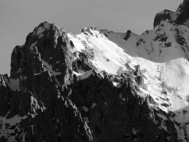 Hoher Kranzberg dağına kış yürüyüşü turu, Karwendel, Bavyera, Almanya