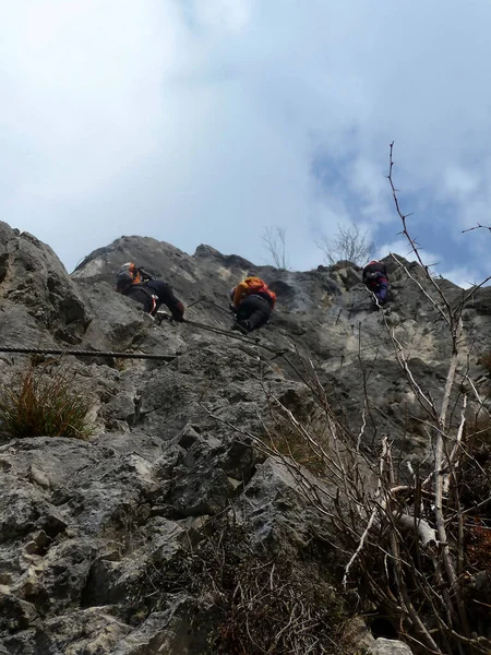 Tyrol, Avusturya 'daki Ferrata üzerinden Kaiser Max' e tırmanan