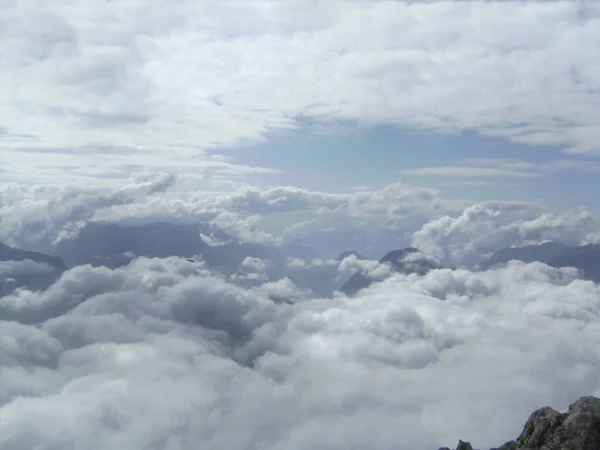 Пасмурный Вид Горы Пирсинга Через Альпинистскую Трассу Феррата Чамммо Баварии — стоковое фото