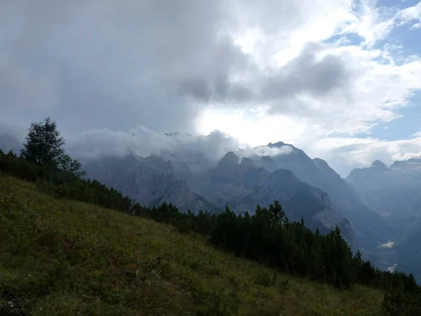 前往德国巴伐利亚Meilerhuette小屋的登山之旅 — 图库照片
