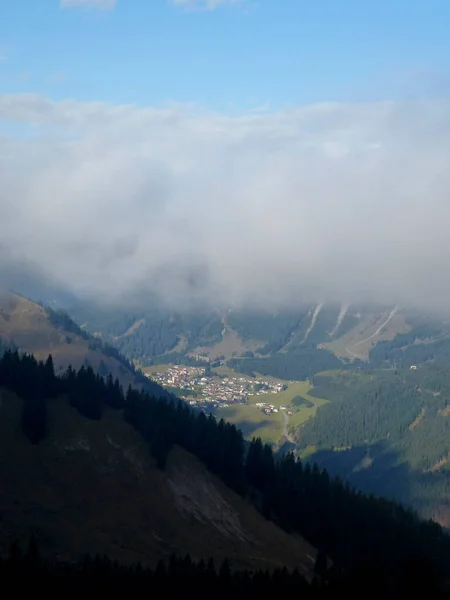 Vandretur Til Pleisspitze Mountain Tyrol Østrig - Stock-foto