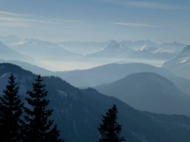 Pleisenspitze dağına kış yürüyüşü turu, Tyrol, Avusturya