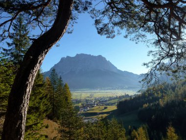 Pleisspitze dağına yürüyüş turu, Zugspitze dağ manzarası, Tyrol, Avusturya