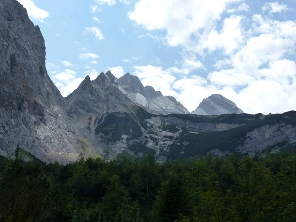 High Alpine Hiking Tour Zugspitze Mountain Bavaria Germany Summer — стокове фото