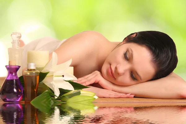 Beautiful woman relaxing in spa — Stock Photo, Image